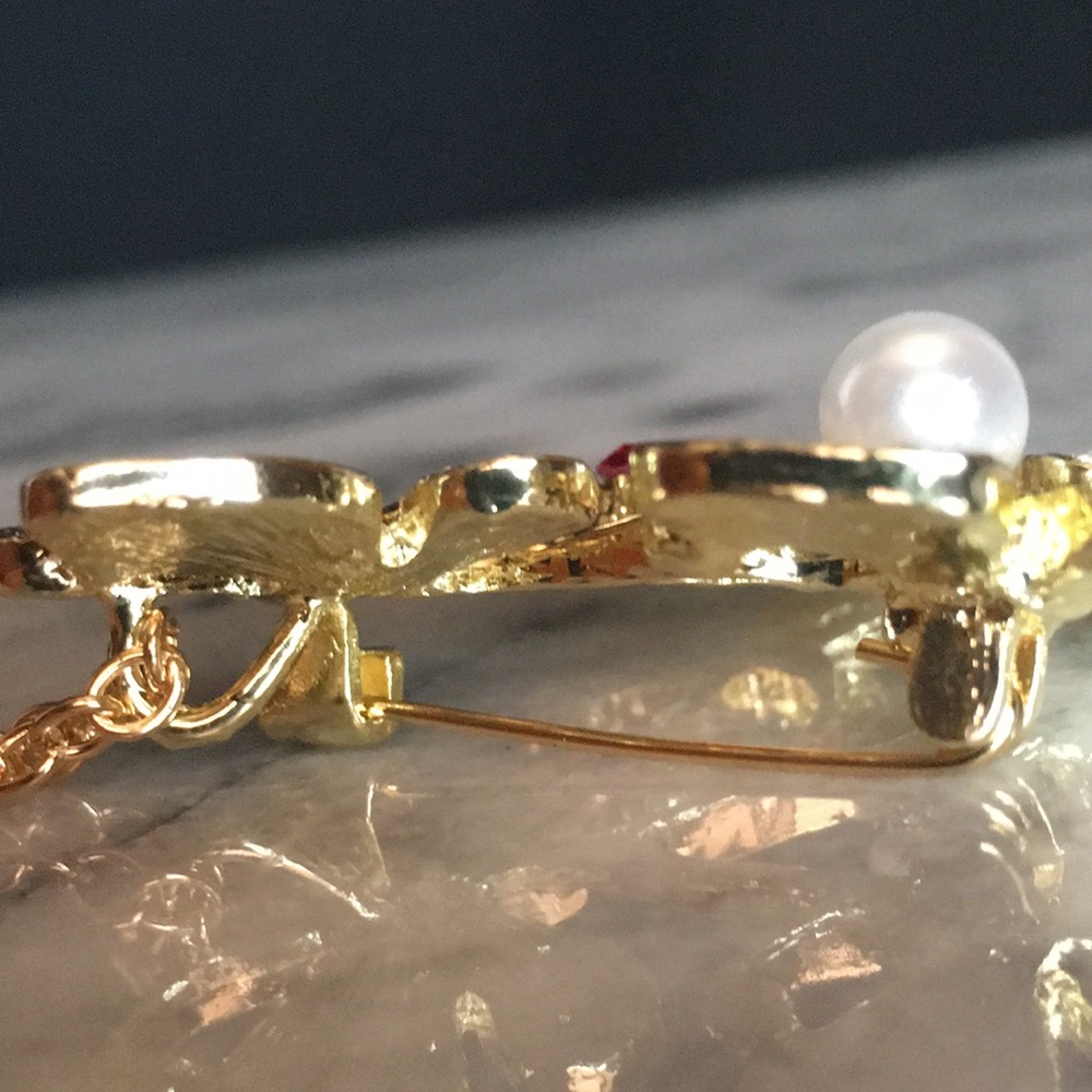 Rhinestone Butterfly Pearl Necklace/Brooch - Picture 10 of 16